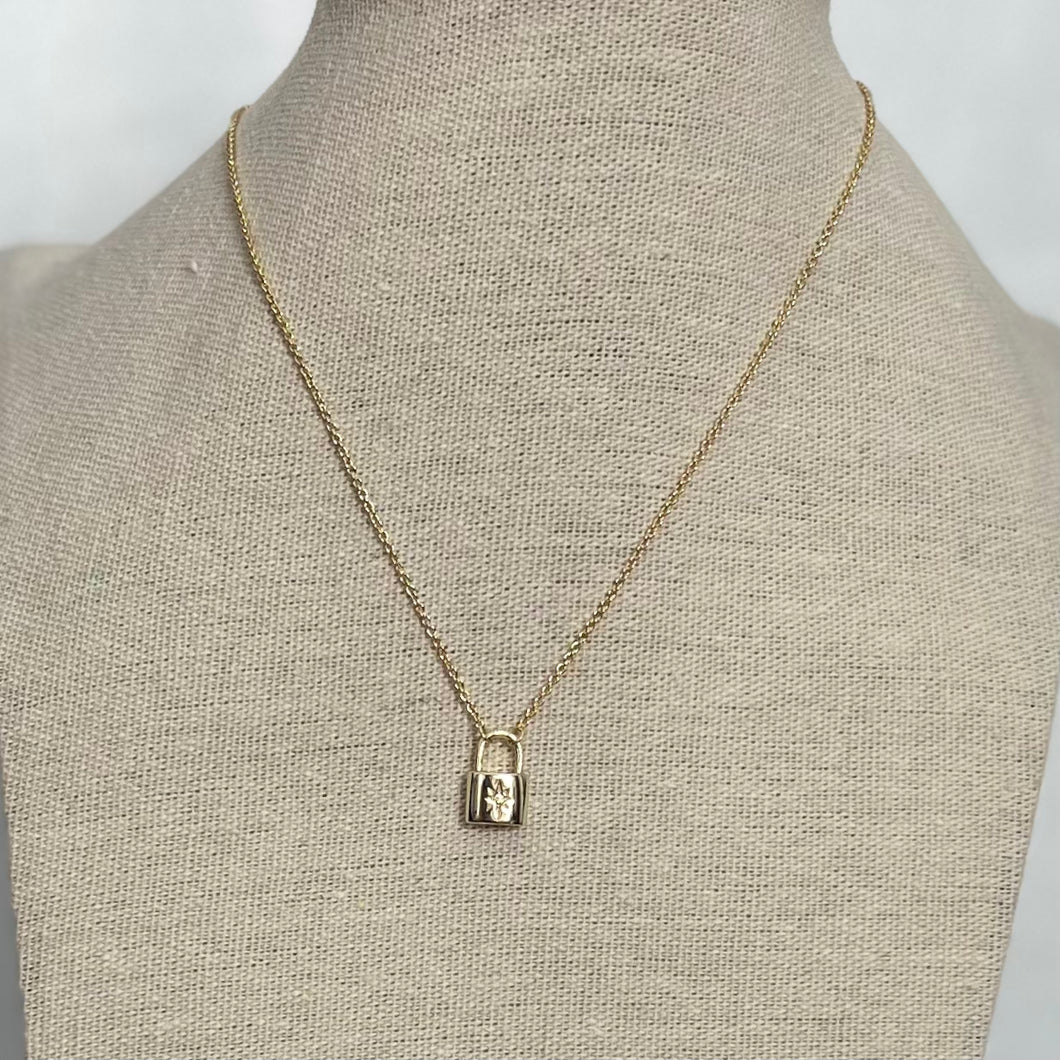 Collar dije de Candado